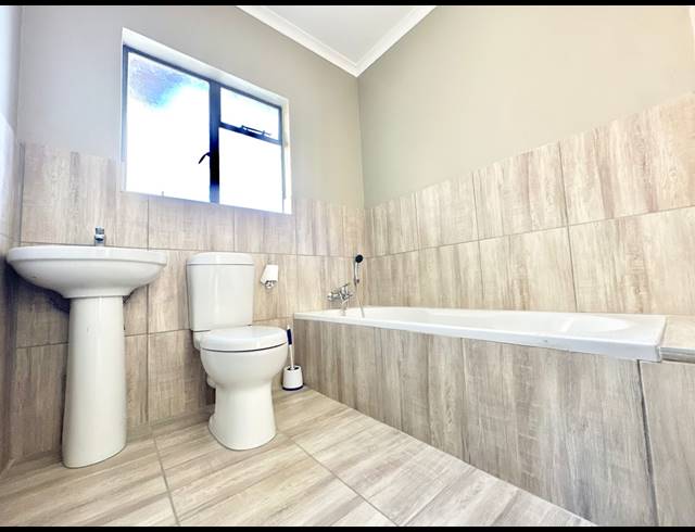 3 BEDROOM HOUSE FOR SALE IN IVY PARK